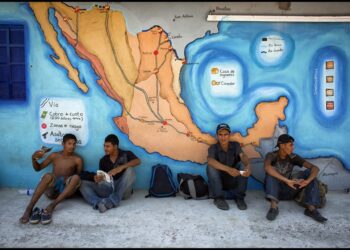 Deambulan tres mil migrantes en Tabasco