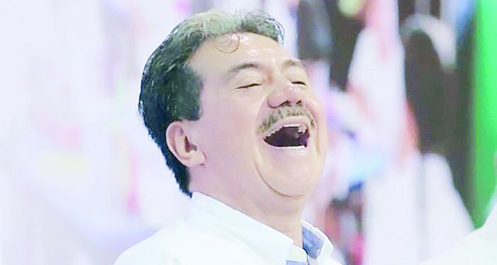 Centro ahorcado por deudas