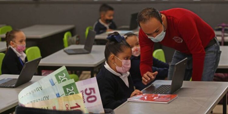 Maestros mal pagados