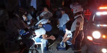 Estrellados en el pavimento