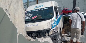 Cumbiero chocó contra una barda