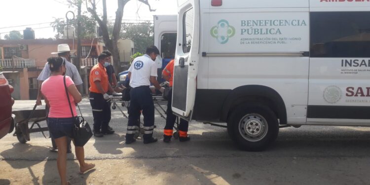 Derrapó y se quebró la pierna