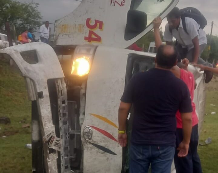 Rodó fuera de la carretera