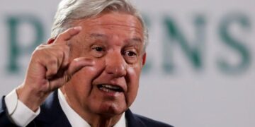 AMLO: Reelección figurada o Poder tras el trono