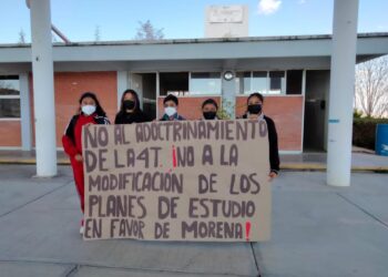 4T: El Adoctrinamiento Ideológico