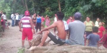 Armados con machetes