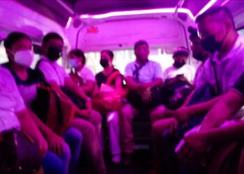 Cubrebocas obligatorio en el transporte público