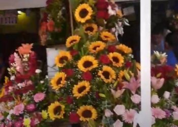 Mercado de Las Flores abarrotado