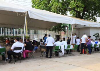 Avanza vacunación para adolescentes