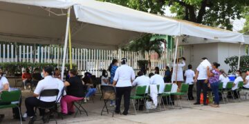 Avanza vacunación para adolescentes