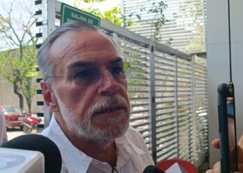 Construyen a ciegas