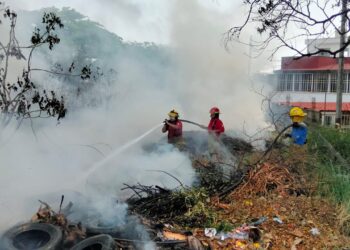 Suman 400 incendios