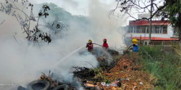 Suman 400 incendios
