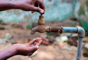 A cuenta gotas o de plano sin agua