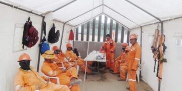 Se burlan de obreros y evaden impuestos