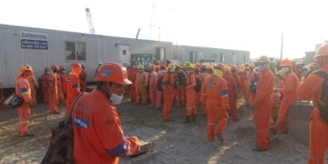 Paro laboral en la refinería Olmeca