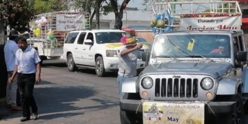 Presumen “austeridad” y exhiben su riqueza