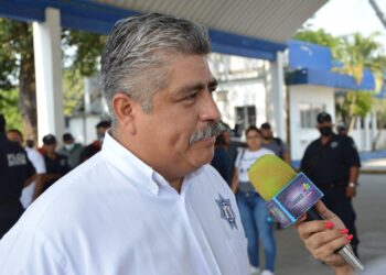 Cesan a policías