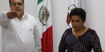 Reubican a funcionarios