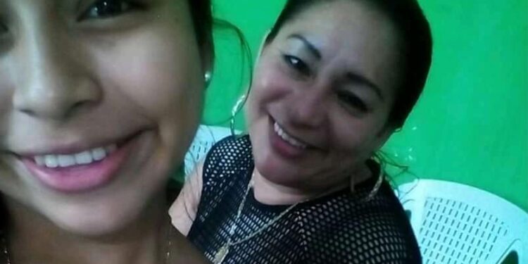 Piden expulsión de lideresa