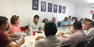 Morena desobedece a INE; ahora busca firmas contra “traidores”