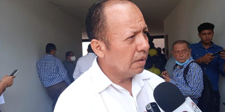 PRD con delegados indígenas “aunque se les revuelva el estómago”: Alcides Mena