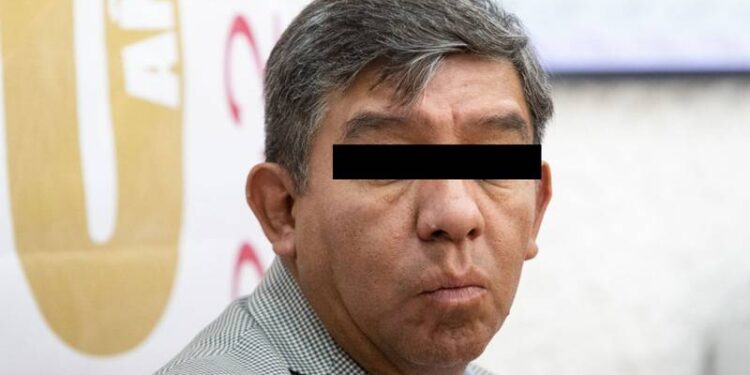 Por acosador separan a funcionario público