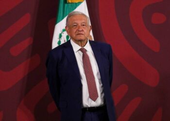 Celebra triunfo de Petro