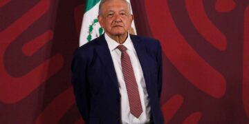 Celebra triunfo de Petro