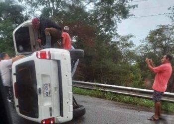Volaron en la carretera