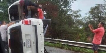 Volaron en la carretera