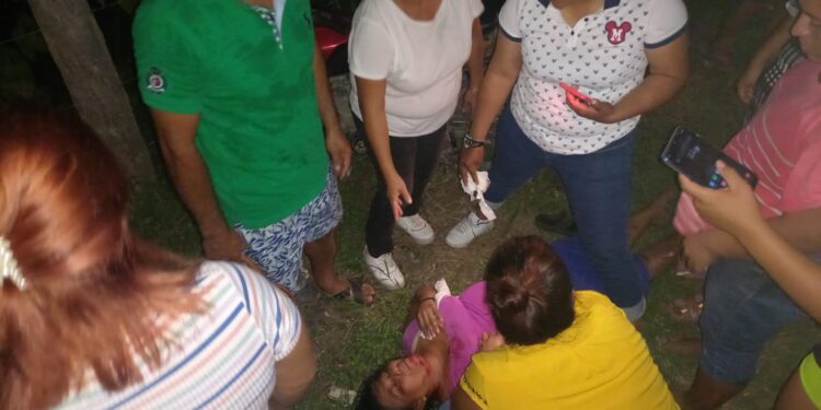 Abandona en la carretera