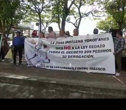 Protestan delegados legítimos