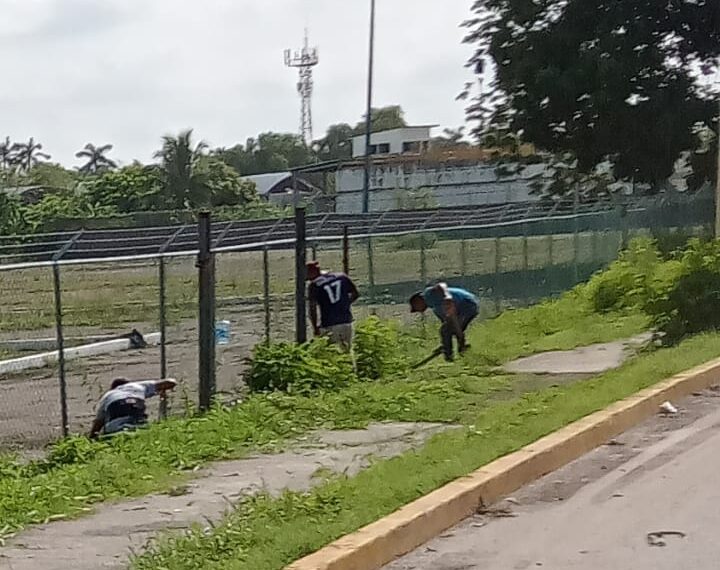 Limpian parque Tabasco