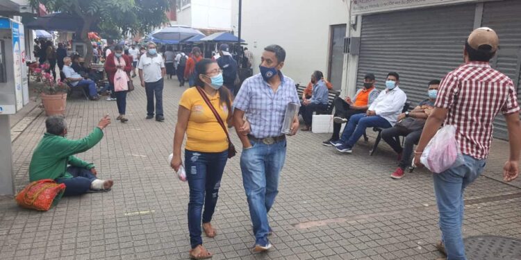 Analizan continuar uso de cubrebocas