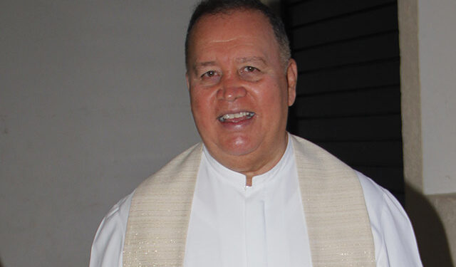 Llama iglesia a seguir cuidados