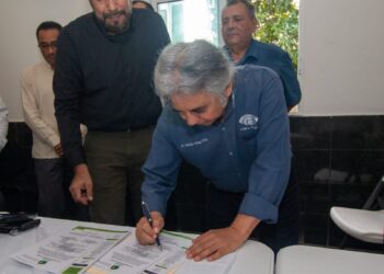 Firman convenio de colaboración solidaria