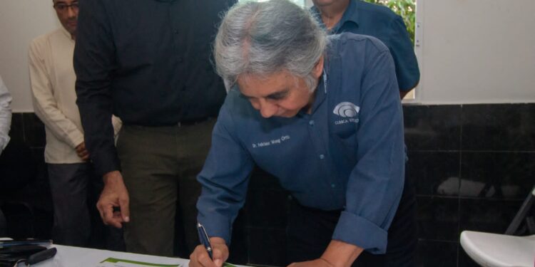 Firman convenio de colaboración solidaria