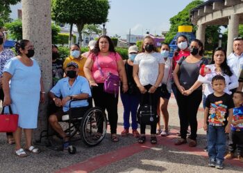 Líderes en disputa