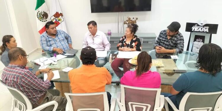 Protestan por cobro de cuotas