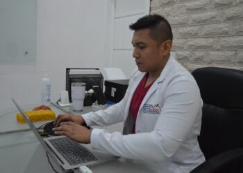 Mujeres jóvenes con trastornos hormonales