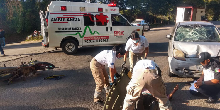 Le dio un llegue con su “zapatito”