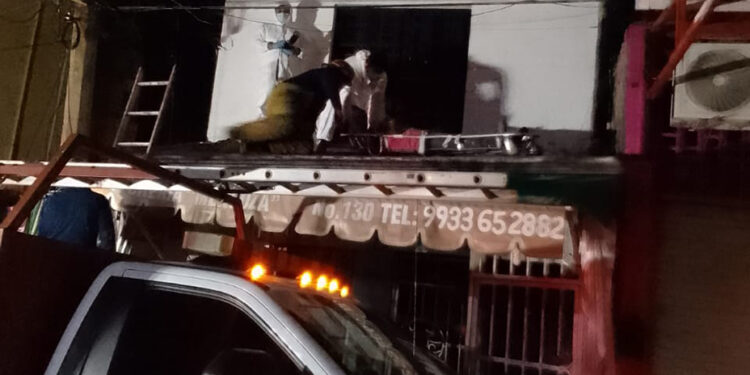 Murió electrocutado