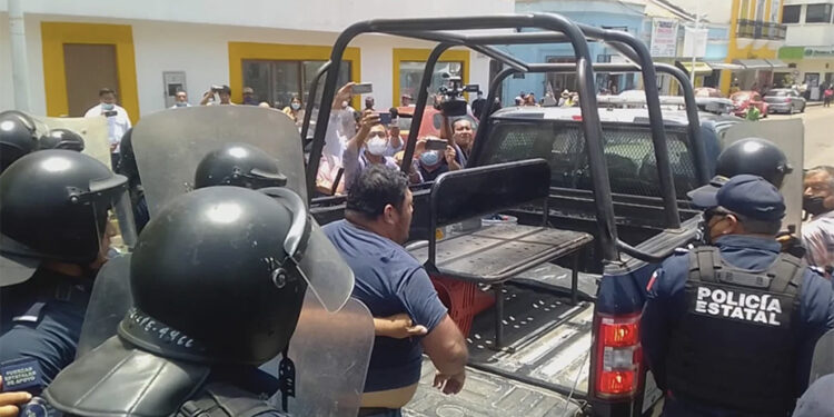 Merino: Enseña a AMLO, Política del Garrote