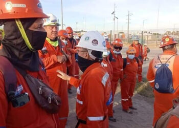 Paran labores en la refinería