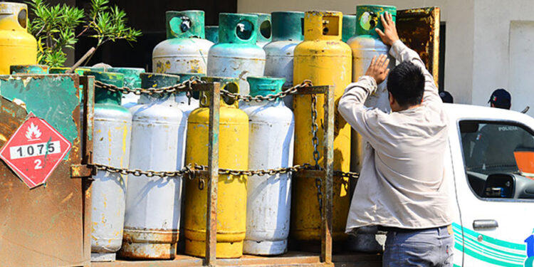 Maniobran ilegalmente