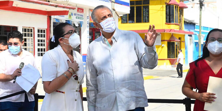 Se amacha gobernador Carlos Manuel Merino