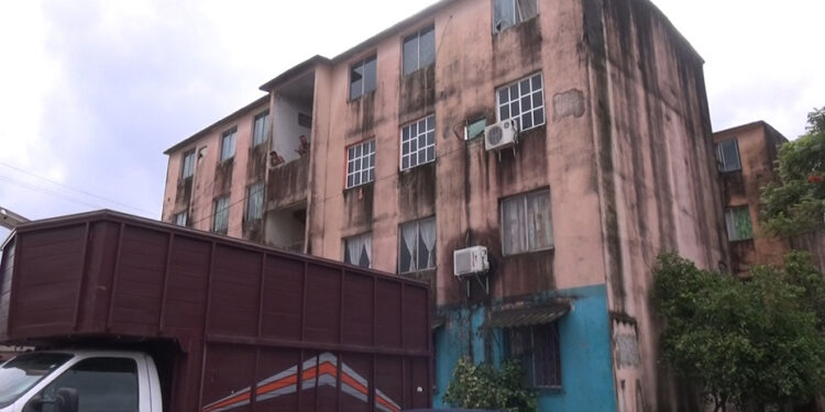 Abandonan departamentos