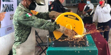 Llama Sedena a deponer armas