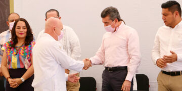 Inaugura gobernador novena Clínica de Parto Humanizado